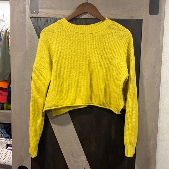 wild fable Tops - Wild Fable Long Sleeve Crop Top